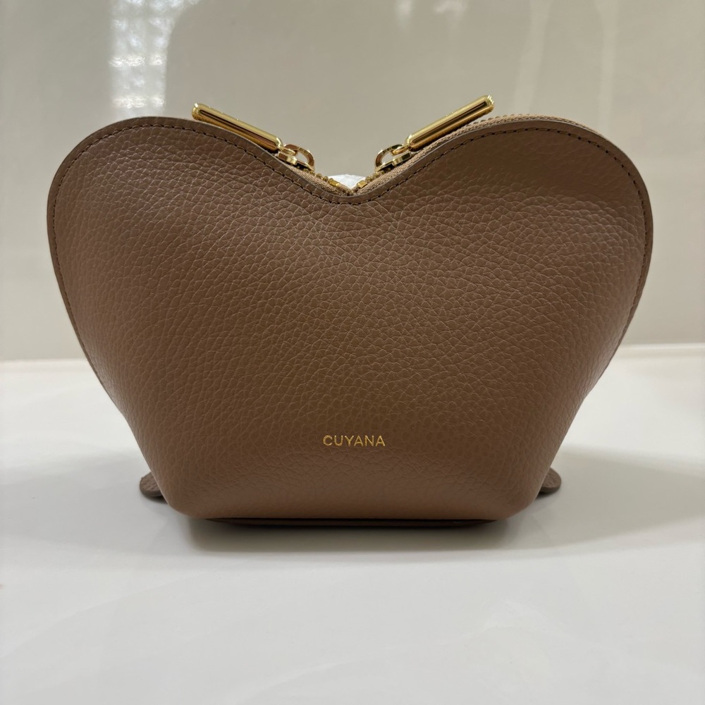 Cuyana x RMS mini heart case in Cappuccino leather